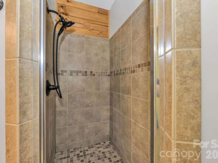 318 Heron Point Drive, Wilkesboro, NC 28697.  MLS# CAR4382408, YatesRealty ID 22066. 