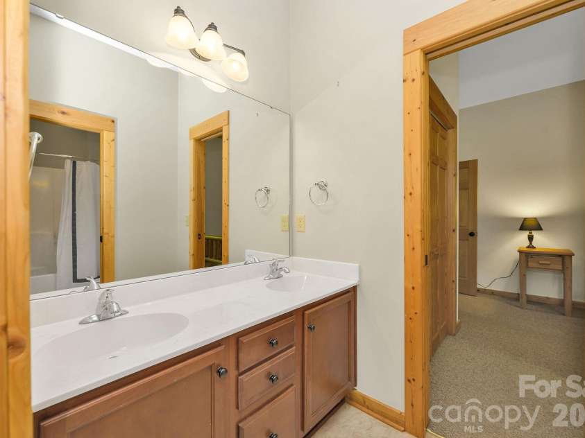318 Heron Point Drive, Wilkesboro, NC 28697.  MLS# CAR4382408, YatesRealty ID 22066. 