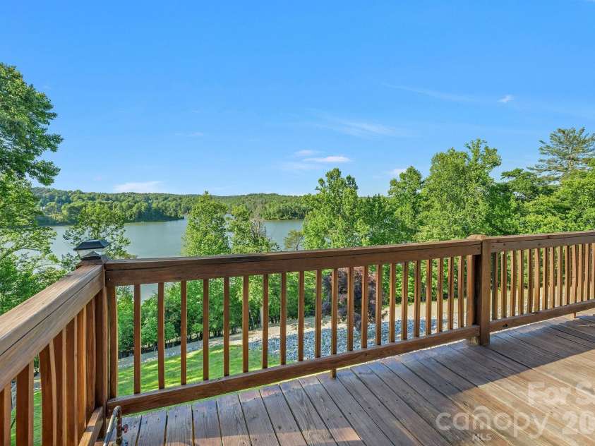 318 Heron Point Drive, Wilkesboro, NC 28697.  MLS# CAR4382408, YatesRealty ID 22066. 