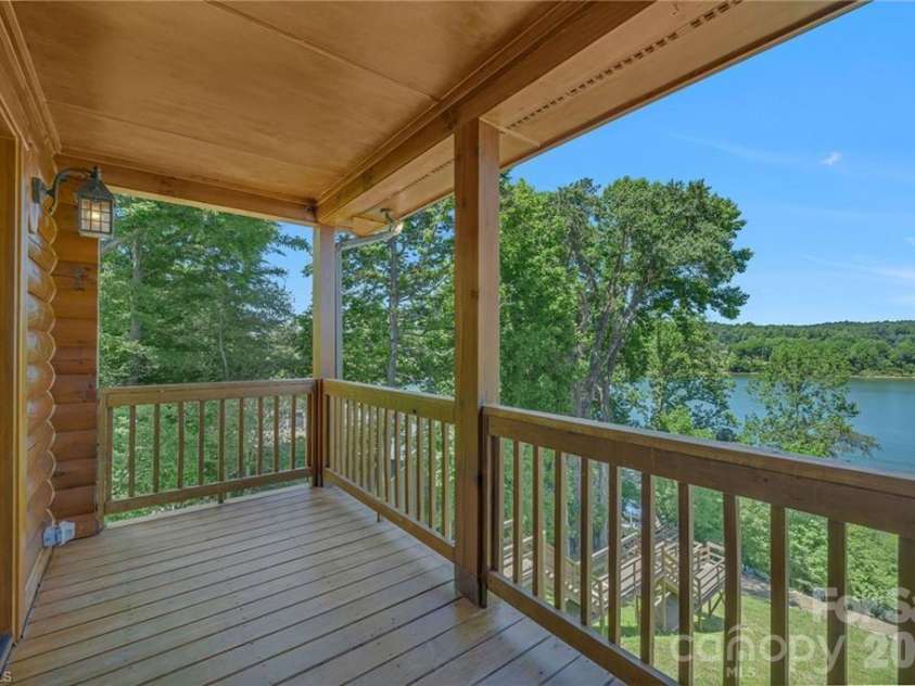318 Heron Point Drive, Wilkesboro, NC 28697.  MLS# CAR4382408, YatesRealty ID 22066. 