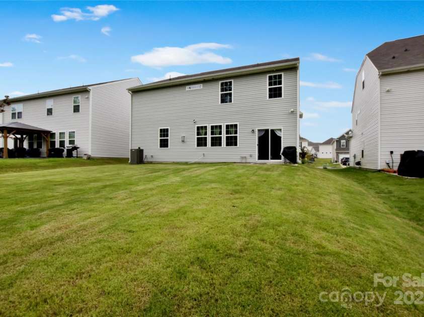 334 Kennerly Center Drive, Mooresville, NC 28115.  MLS# CAR4269245, YatesRealty ID 22067. 