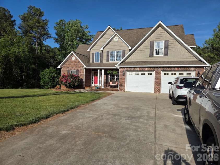 5510 Land Harbour Drive, Granite Falls, NC 28630.  MLS# CAR4382565, YatesRealty ID 22067. 
