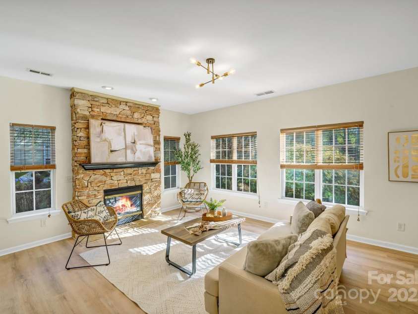 2907 Meherrin Court, Waxhaw, NC 28173.  MLS# CAR4150475, YatesRealty ID 2207. Family Room