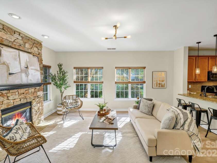 2907 Meherrin Court, Waxhaw, NC 28173.  MLS# CAR4150475, YatesRealty ID 2207. Family Room and Bar