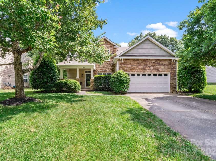 2907 Meherrin Court, Waxhaw, NC 28173.  MLS# CAR4150475, YatesRealty ID 2207. View from street