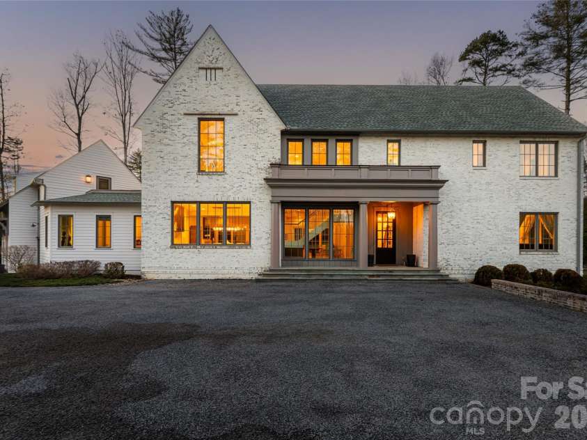 93 Mirehouse Run, Asheville, NC 28803.  MLS# CAR4344945, YatesRealty ID 2207. 
