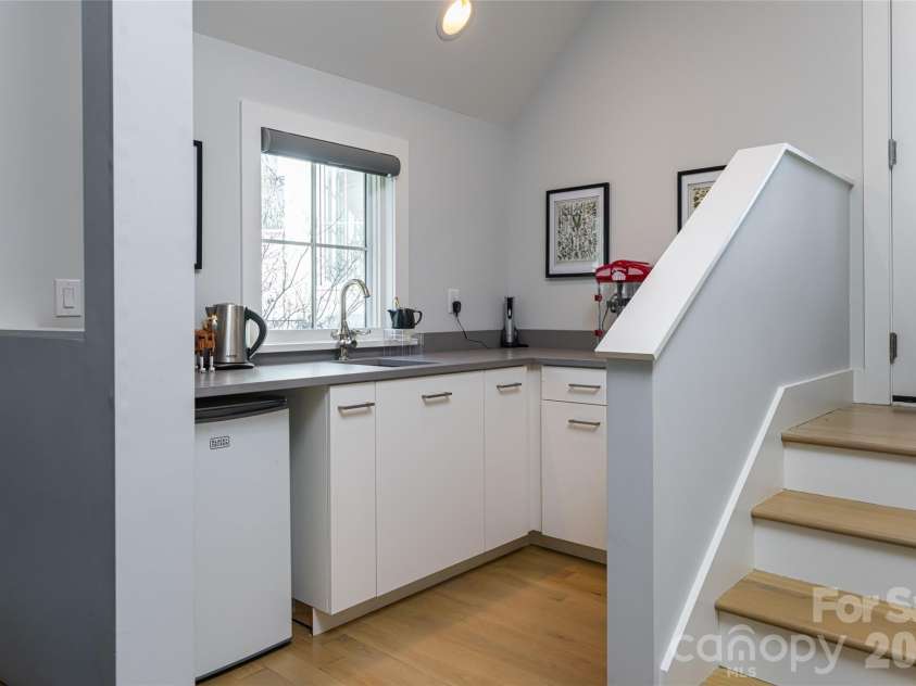 93 Mirehouse Run, Asheville, NC 28803.  MLS# CAR4344945, YatesRealty ID 2207. 