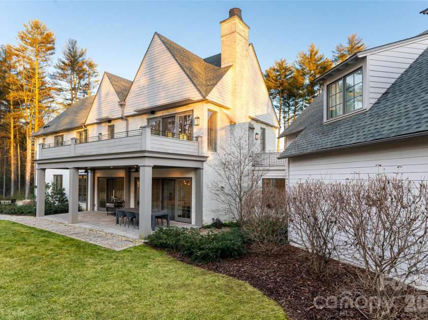 93 Mirehouse Run, Asheville, NC 28803.  MLS# CAR4344945, YatesRealty ID 2207. 