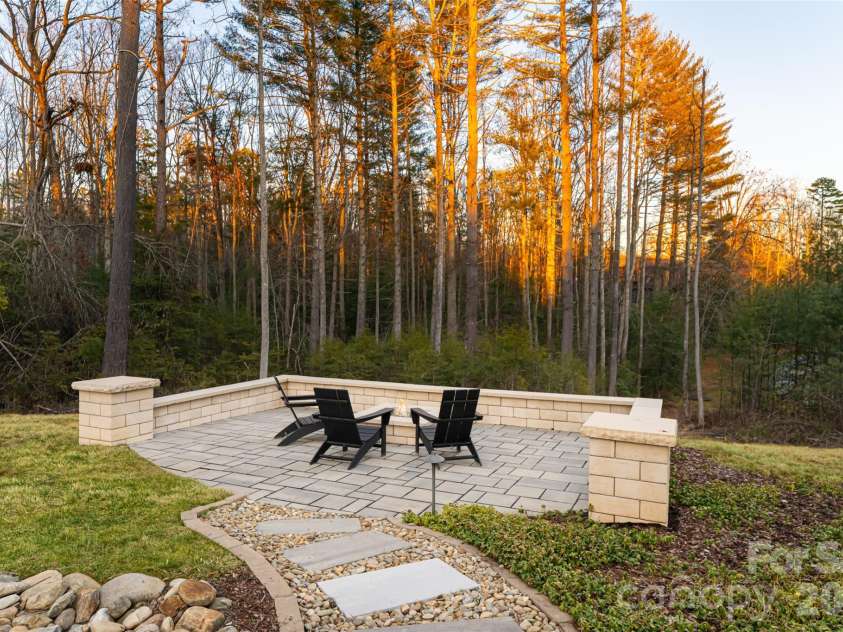 93 Mirehouse Run, Asheville, NC 28803.  MLS# CAR4344945, YatesRealty ID 2207. 