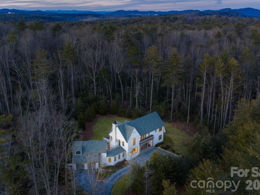 93 Mirehouse Run, Asheville, NC 28803.  MLS# CAR4344945, YatesRealty ID 2207. 