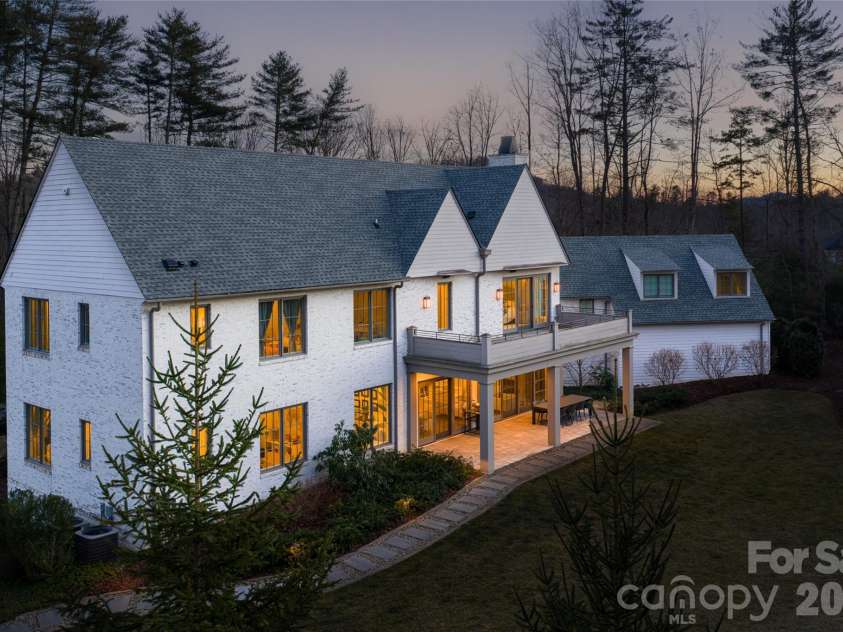 93 Mirehouse Run, Asheville, NC 28803.  MLS# CAR4344945, YatesRealty ID 2207. 