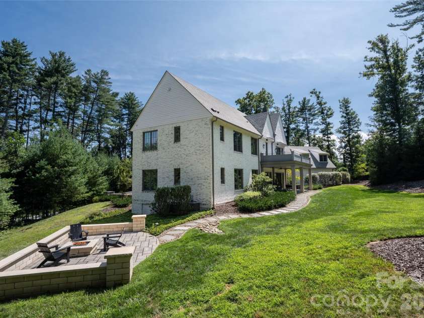 93 Mirehouse Run, Asheville, NC 28803.  MLS# CAR4344945, YatesRealty ID 2207. 