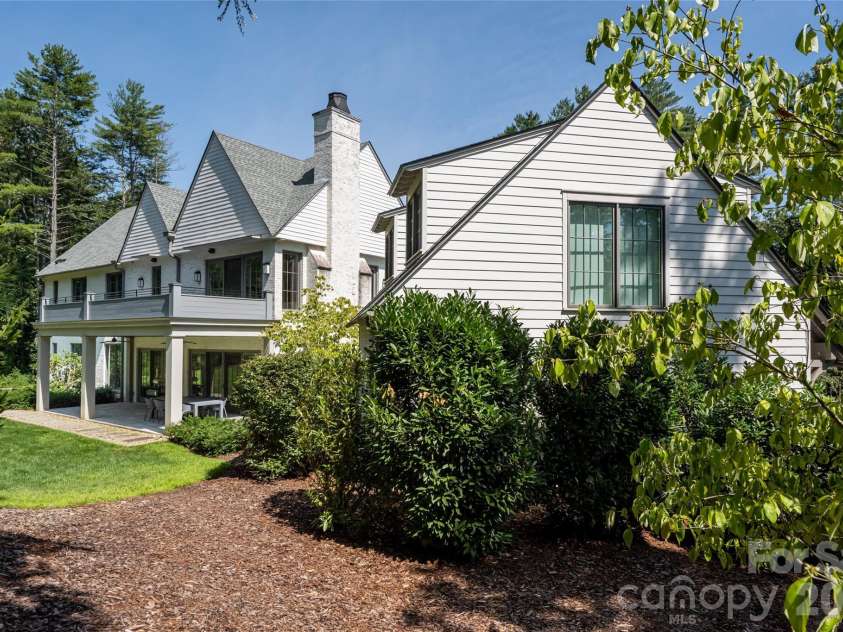 93 Mirehouse Run, Asheville, NC 28803.  MLS# CAR4344945, YatesRealty ID 2207. 