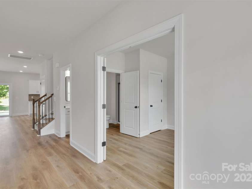 1809 Country Club Road, Lincolnton, NC 28092.  MLS# CAR4295144, YatesRealty ID 22071. 