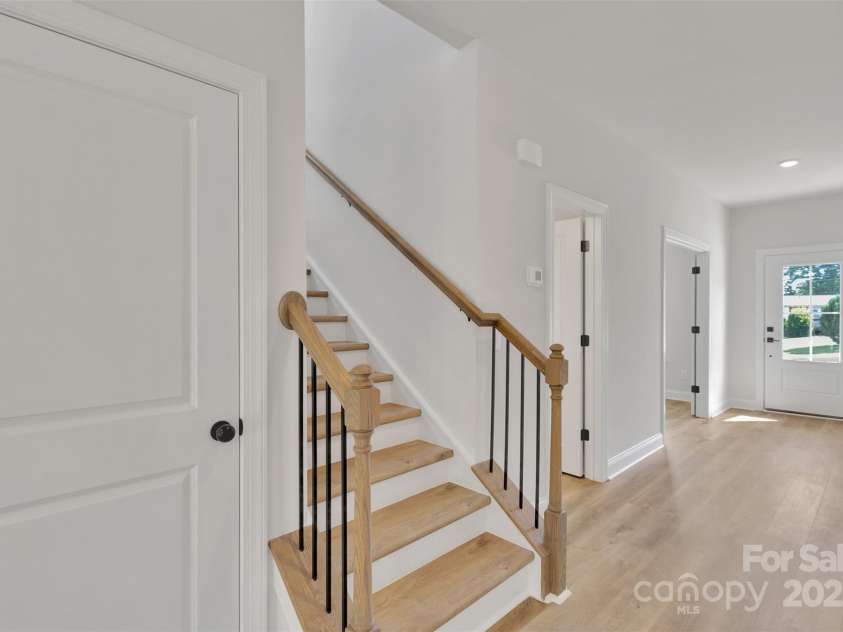 1809 Country Club Road, Lincolnton, NC 28092.  MLS# CAR4295144, YatesRealty ID 22071. 