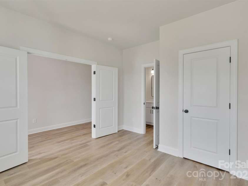 1809 Country Club Road, Lincolnton, NC 28092.  MLS# CAR4295144, YatesRealty ID 22071. 