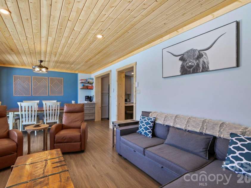 104 Sugar Ski Drive, Banner Elk, NC 28604.  MLS# CAR4382624, YatesRealty ID 22073. 