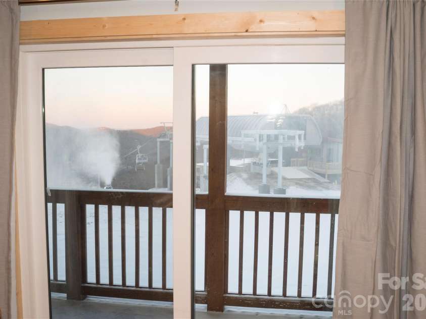 104 Sugar Ski Drive, Banner Elk, NC 28604.  MLS# CAR4382624, YatesRealty ID 22073. 