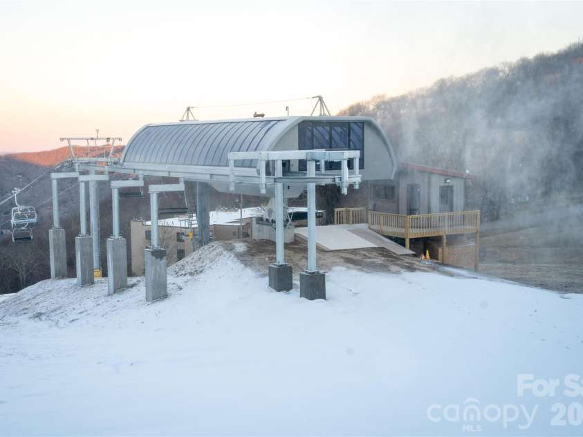 104 Sugar Ski Drive, Banner Elk, NC 28604.  MLS# CAR4382624, YatesRealty ID 22073. 
