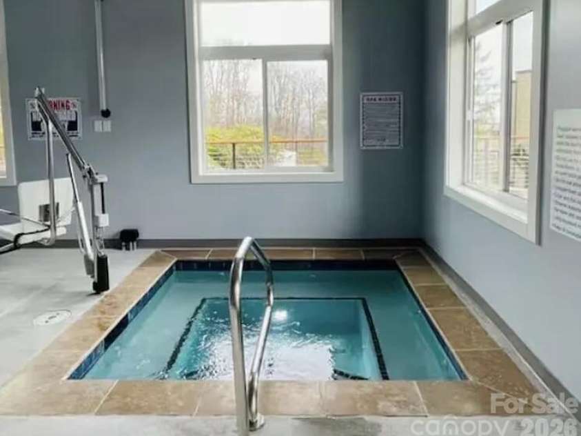 104 Sugar Ski Drive, Banner Elk, NC 28604.  MLS# CAR4382624, YatesRealty ID 22073. 