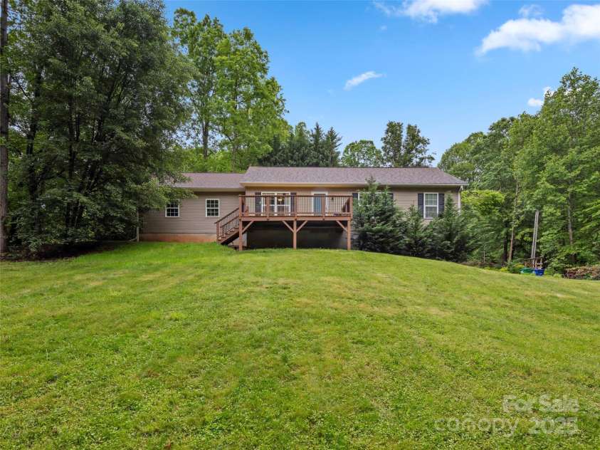 135 New Rockwood Road, Arden, NC 28704.  MLS# CAR4258222, YatesRealty ID 22073. 