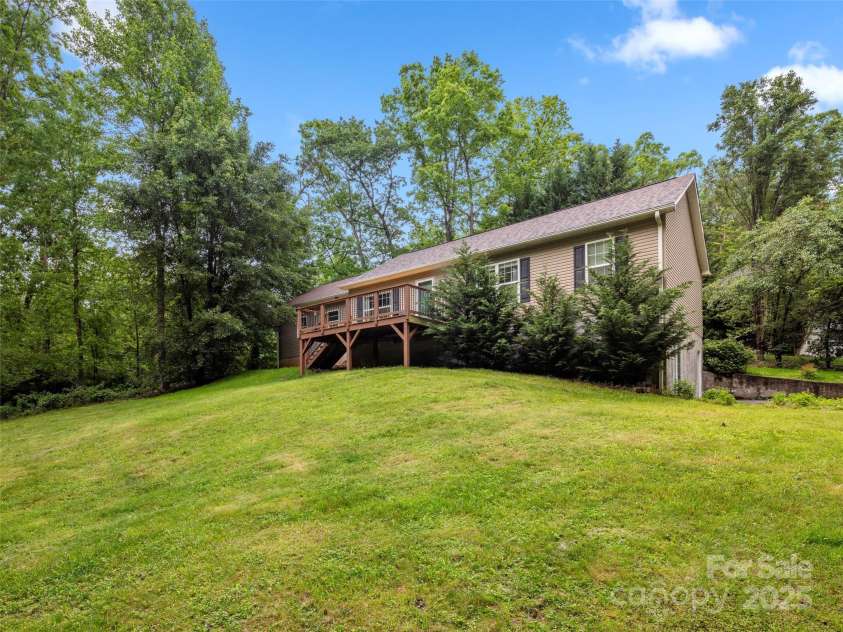135 New Rockwood Road, Arden, NC 28704.  MLS# CAR4258222, YatesRealty ID 22073. 