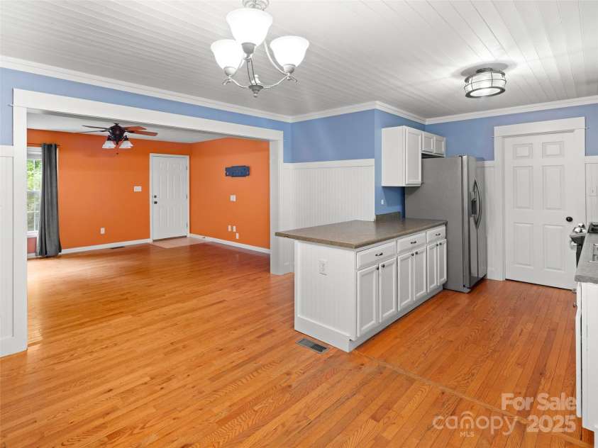 135 New Rockwood Road, Arden, NC 28704.  MLS# CAR4258222, YatesRealty ID 22073. 