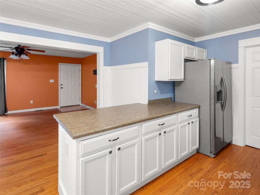 135 New Rockwood Road, Arden, NC 28704.  MLS# CAR4258222, YatesRealty ID 22073. 