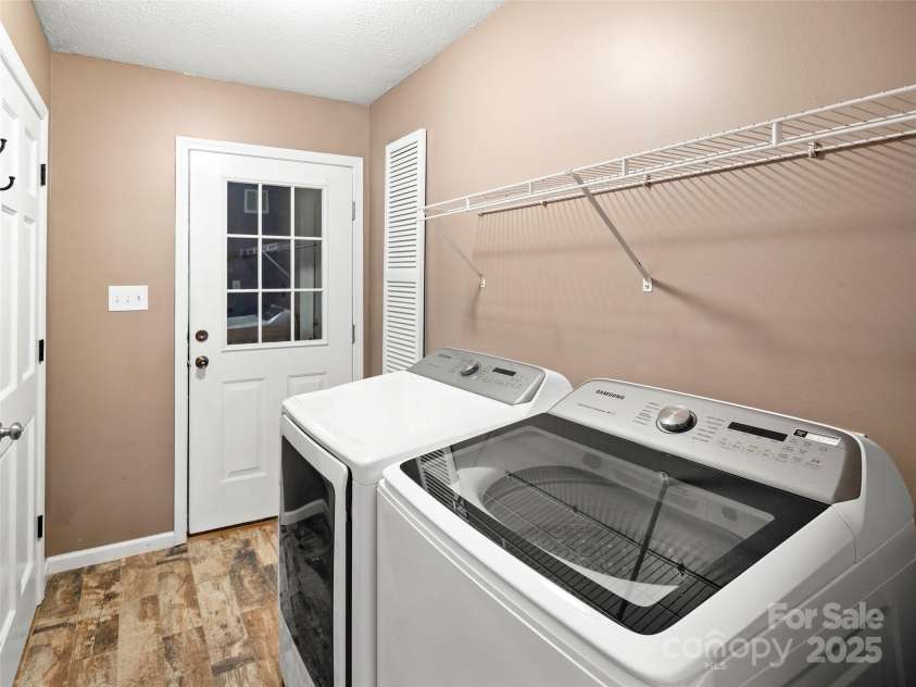 135 New Rockwood Road, Arden, NC 28704.  MLS# CAR4258222, YatesRealty ID 22073. 