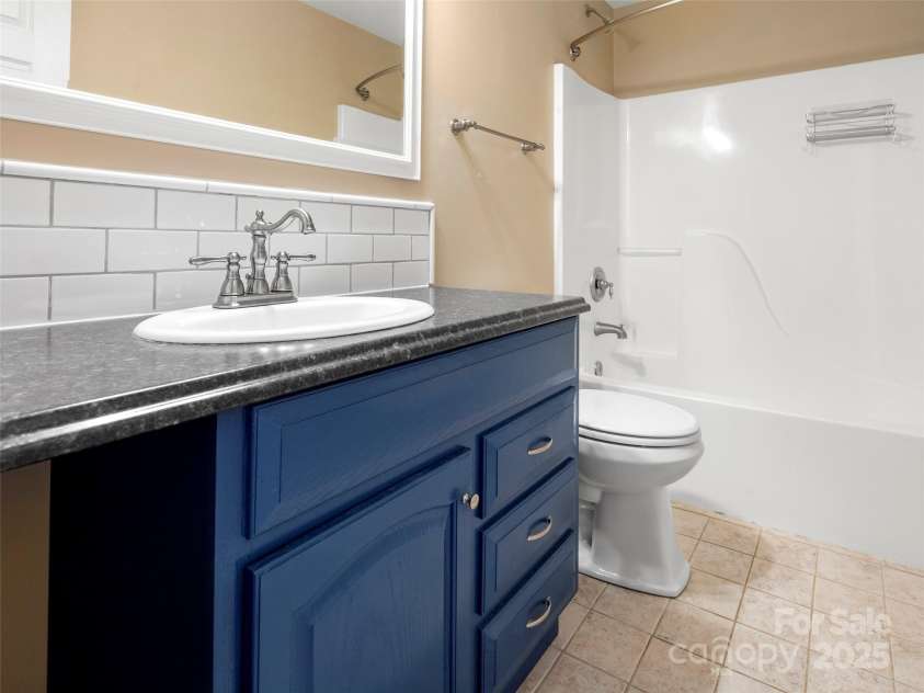 135 New Rockwood Road, Arden, NC 28704.  MLS# CAR4258222, YatesRealty ID 22073. 