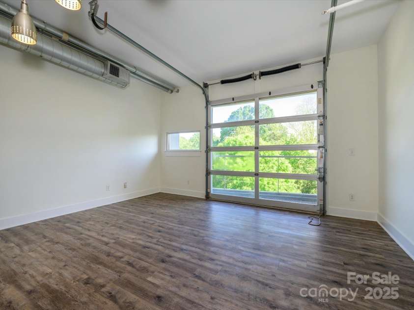 1611 Central Avenue, Charlotte, NC 28205.  MLS# CAR4250318, YatesRealty ID 22074. 