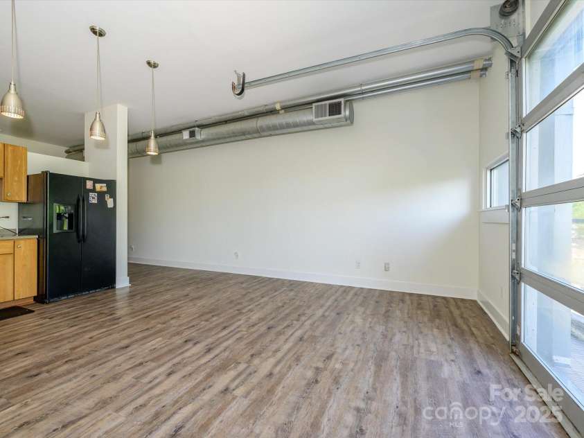 1611 Central Avenue, Charlotte, NC 28205.  MLS# CAR4250318, YatesRealty ID 22074. 