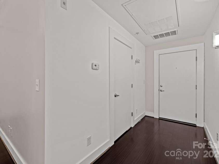 1611 Central Avenue, Charlotte, NC 28205.  MLS# CAR4287732, YatesRealty ID 22074. 