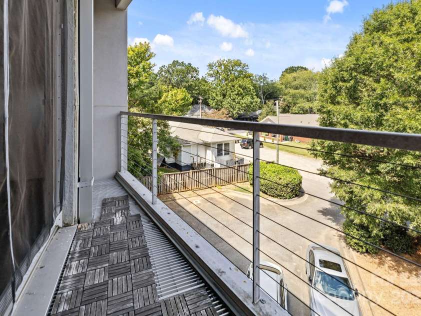 1611 Central Avenue, Charlotte, NC 28205.  MLS# CAR4287732, YatesRealty ID 22074. 