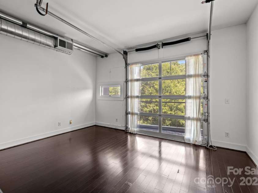 1611 Central Avenue, Charlotte, NC 28205.  MLS# CAR4287732, YatesRealty ID 22074. 