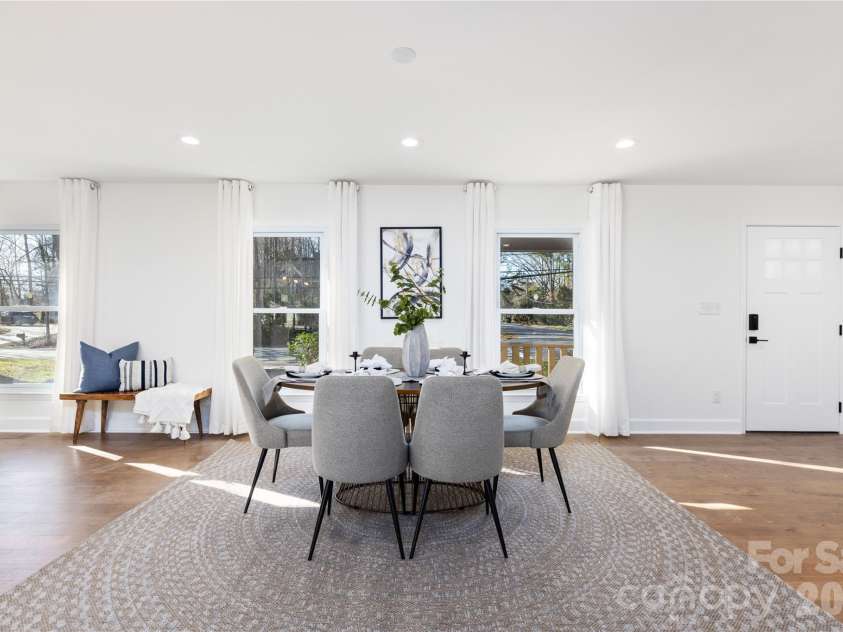 6401 Park South Drive, Charlotte, NC 28210.  MLS# CAR4382626, YatesRealty ID 22074. 