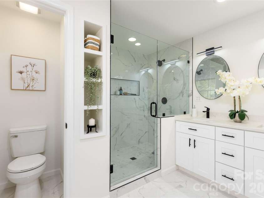 6401 Park South Drive, Charlotte, NC 28210.  MLS# CAR4382626, YatesRealty ID 22074. 