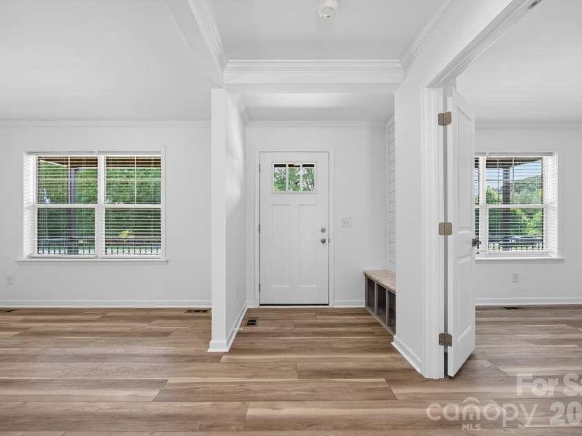 2979 Durant Drive, Winston Salem, NC 27107.  MLS# CAR4381963, YatesRealty ID 22075. 
