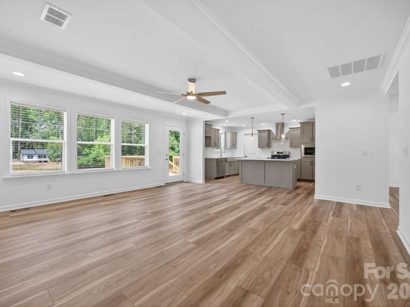 2979 Durant Drive, Winston Salem, NC 27107.  MLS# CAR4381963, YatesRealty ID 22075. 