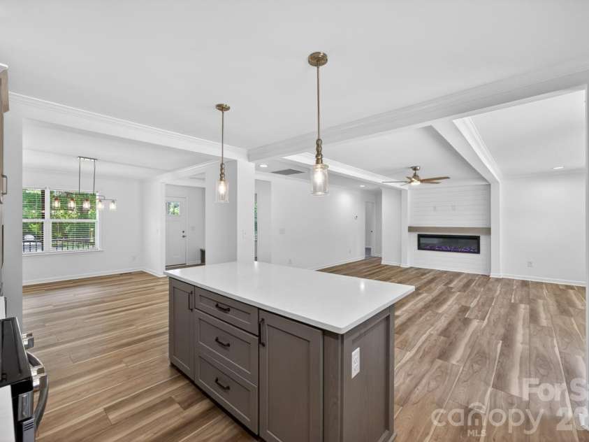 2979 Durant Drive, Winston Salem, NC 27107.  MLS# CAR4381963, YatesRealty ID 22075. 