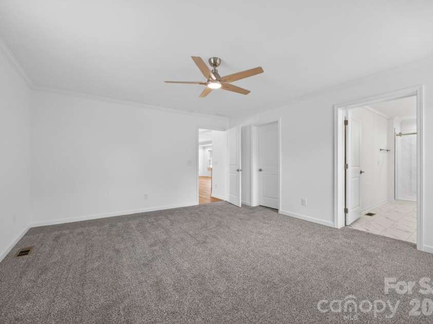 2979 Durant Drive, Winston Salem, NC 27107.  MLS# CAR4381963, YatesRealty ID 22075. 