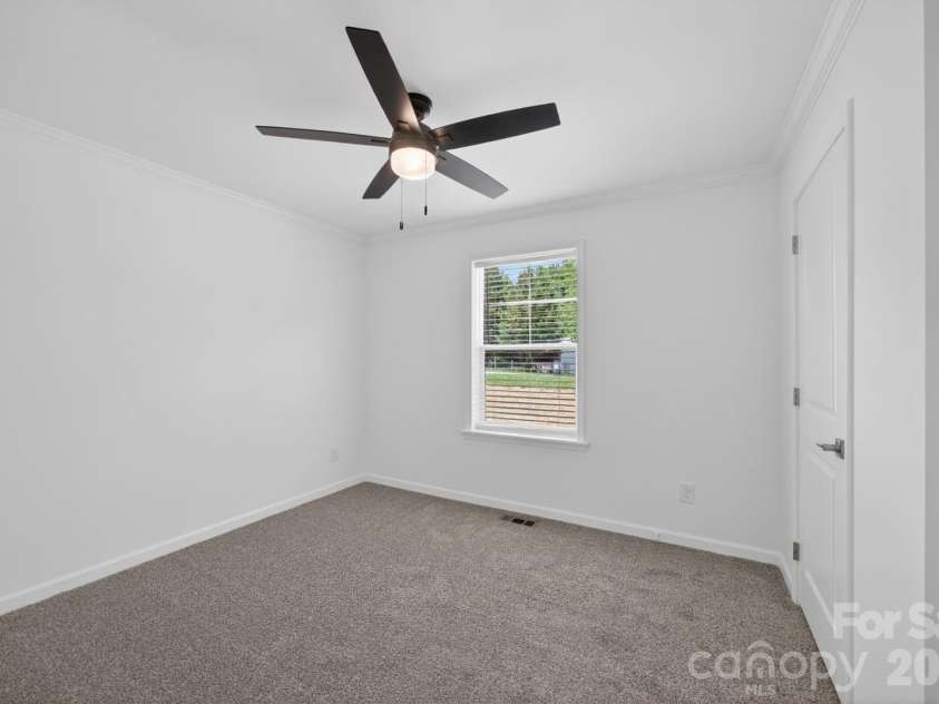2979 Durant Drive, Winston Salem, NC 27107.  MLS# CAR4381963, YatesRealty ID 22075. 