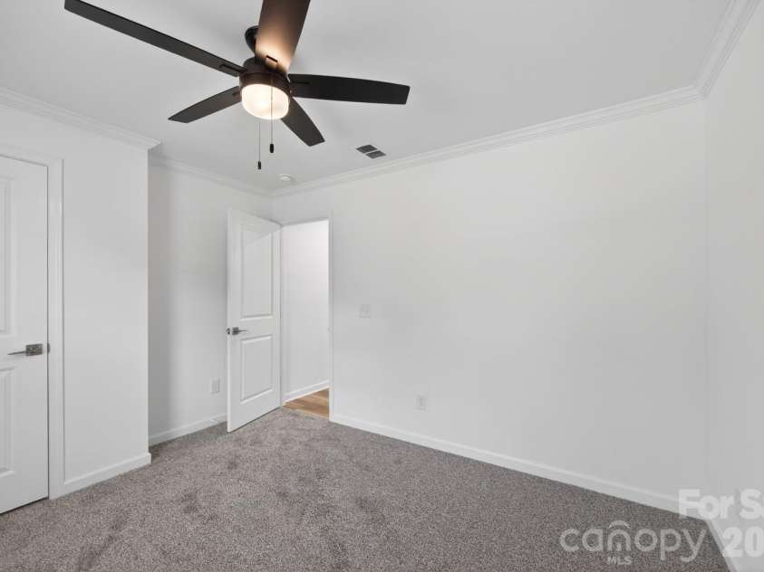 2979 Durant Drive, Winston Salem, NC 27107.  MLS# CAR4381963, YatesRealty ID 22075. 