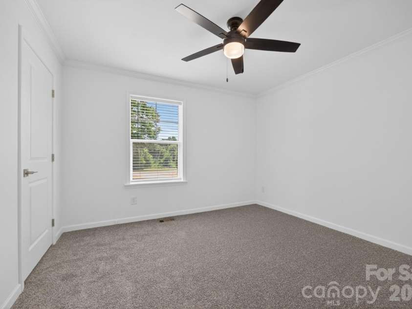 2979 Durant Drive, Winston Salem, NC 27107.  MLS# CAR4381963, YatesRealty ID 22075. 