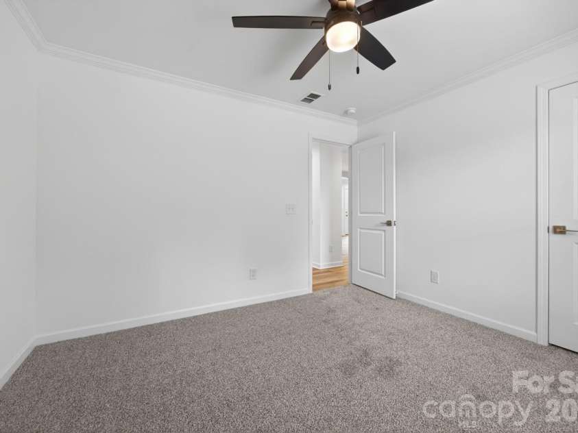 2979 Durant Drive, Winston Salem, NC 27107.  MLS# CAR4381963, YatesRealty ID 22075. 