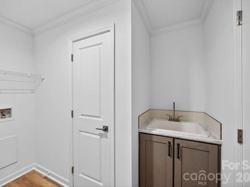 2979 Durant Drive, Winston Salem, NC 27107.  MLS# CAR4381963, YatesRealty ID 22075. 