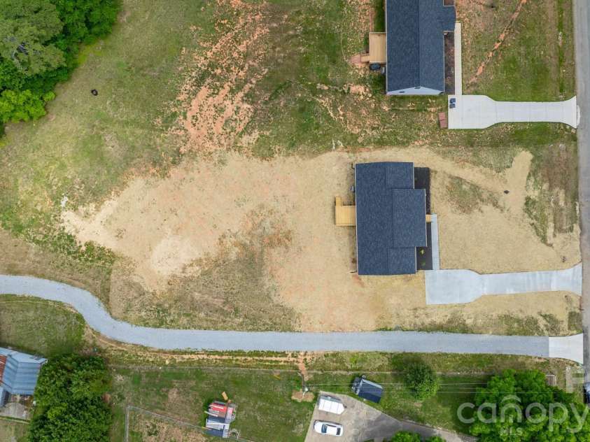 2979 Durant Drive, Winston Salem, NC 27107.  MLS# CAR4381963, YatesRealty ID 22075. 