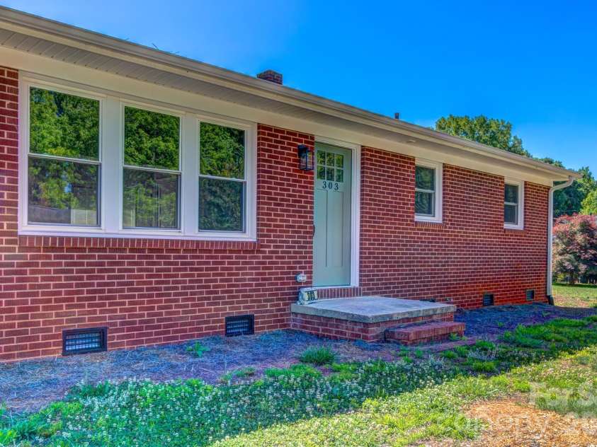 303 Mark Street, Cherryville, NC 28021.  MLS# CAR4382347, YatesRealty ID 22076. 