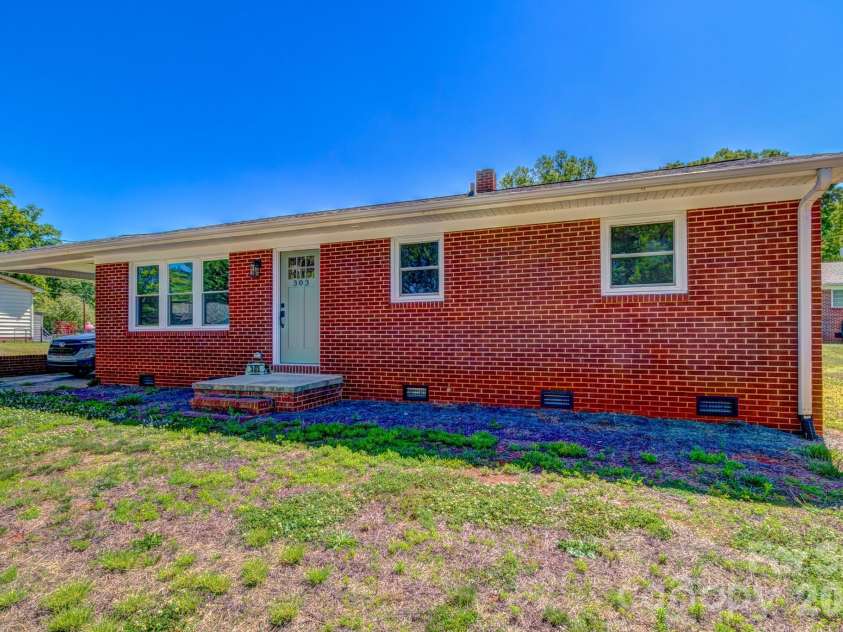 303 Mark Street, Cherryville, NC 28021.  MLS# CAR4382347, YatesRealty ID 22076. 