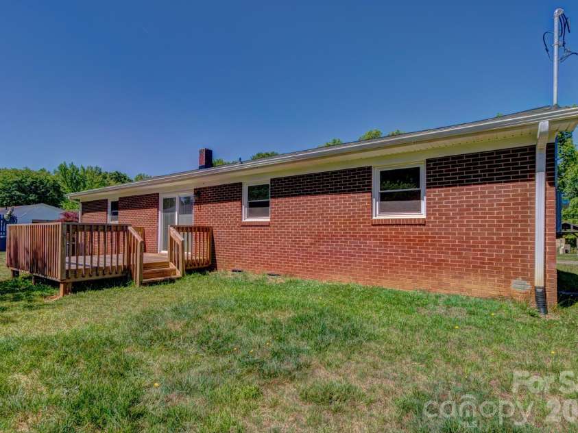 303 Mark Street, Cherryville, NC 28021.  MLS# CAR4382347, YatesRealty ID 22076. 